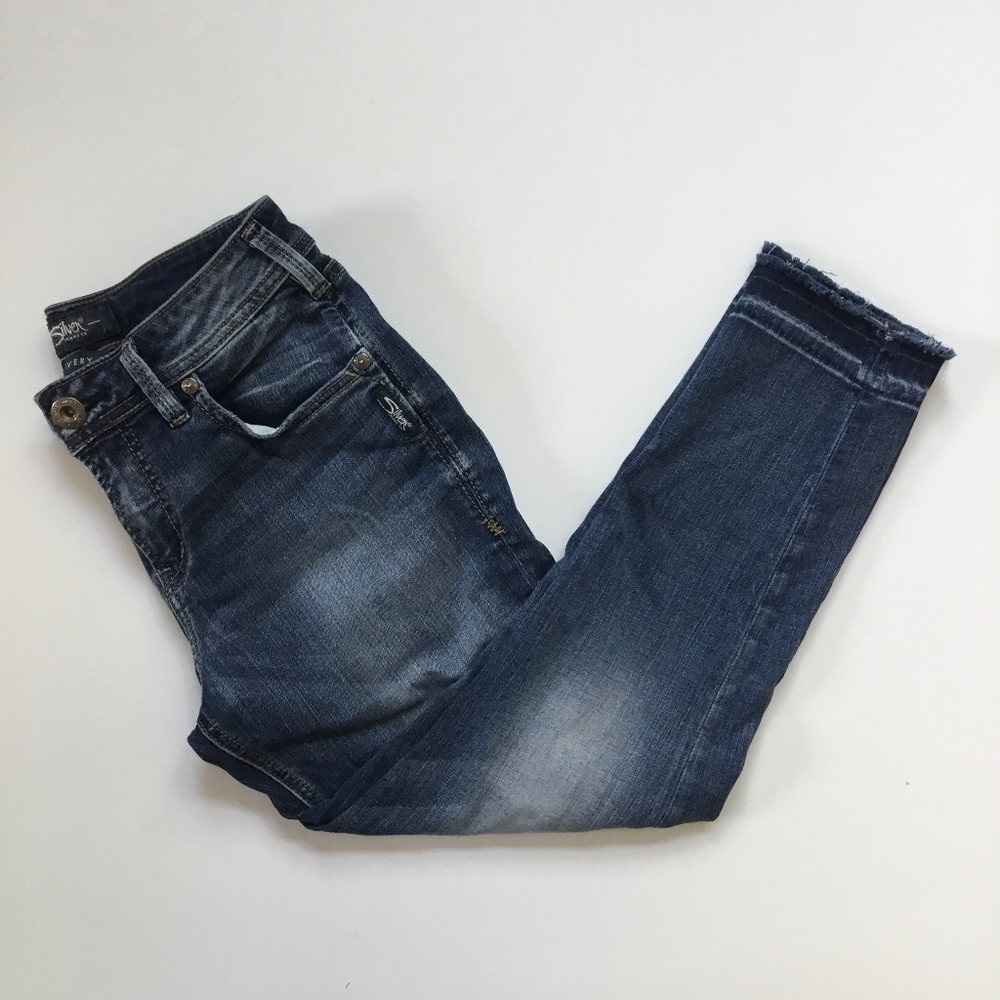 Silver Avery Skinny Crop Capri Raw Hem 27